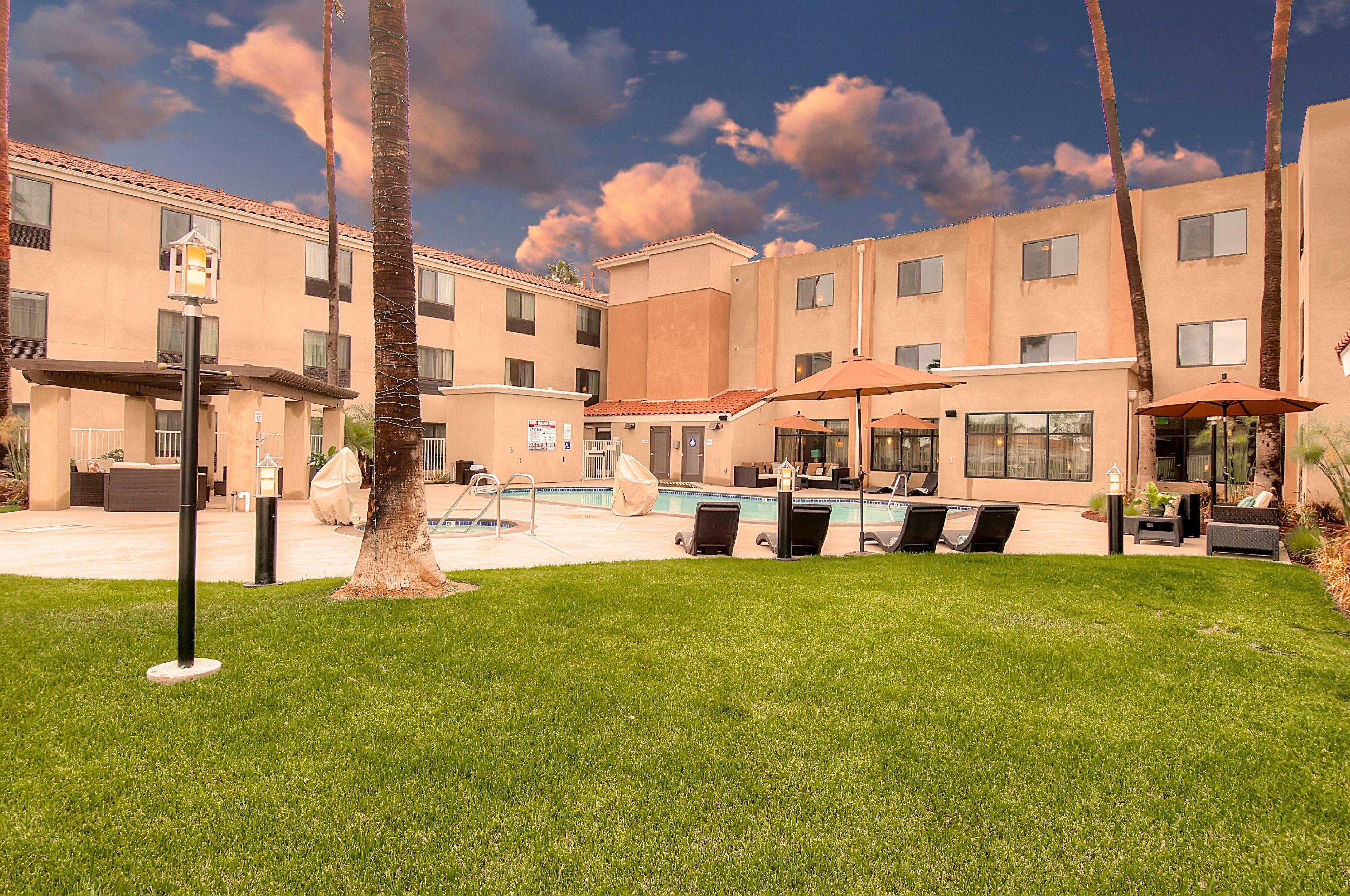 Holiday Inn Express Hotel & Suites Carlsbad Beach By Ihg Екстер'єр фото