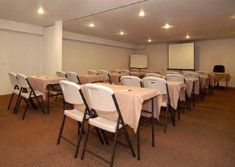 Holiday Inn Express Hotel & Suites Carlsbad Beach By Ihg Зручності фото