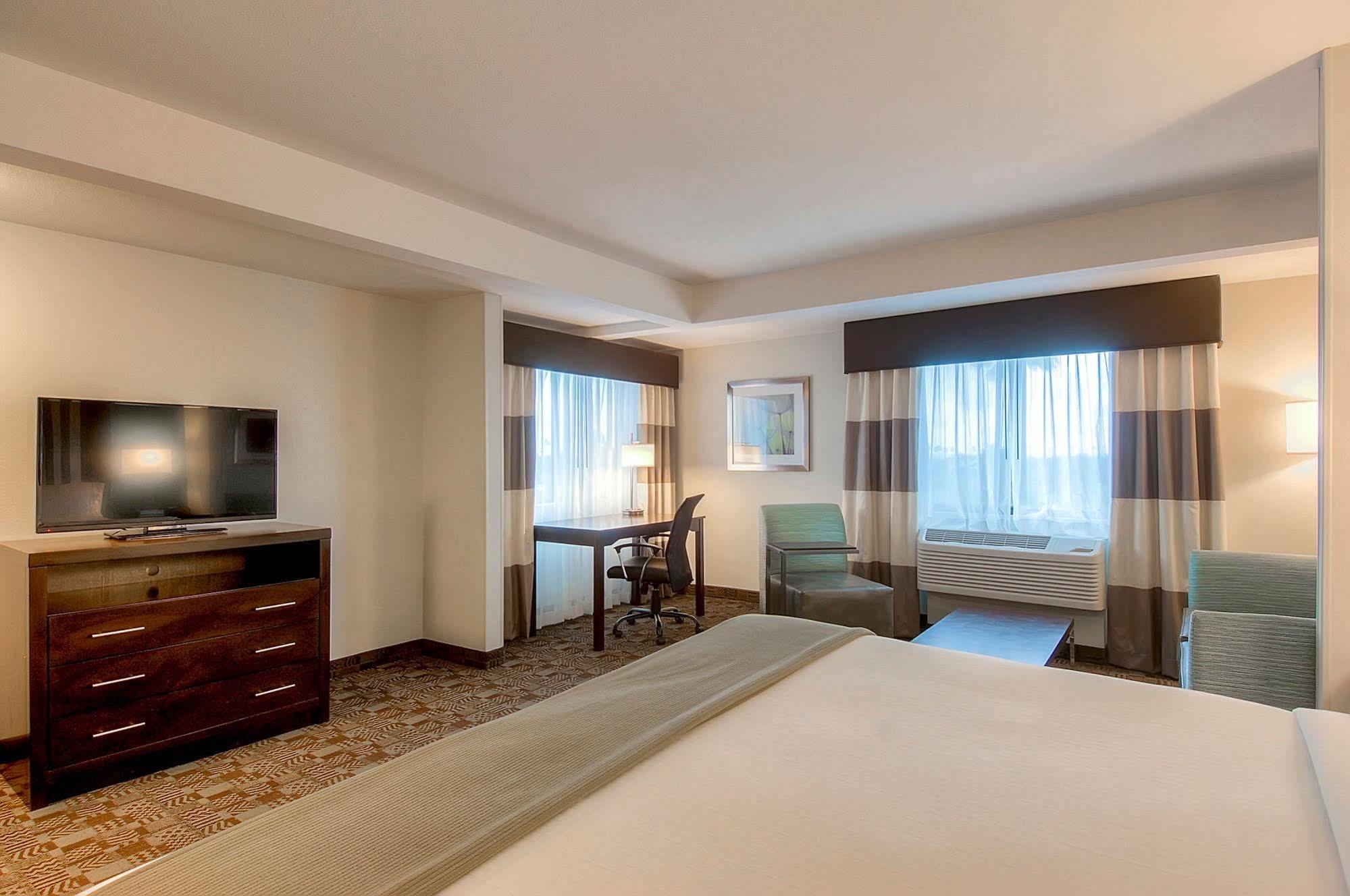 Holiday Inn Express Hotel & Suites Carlsbad Beach By Ihg Екстер'єр фото